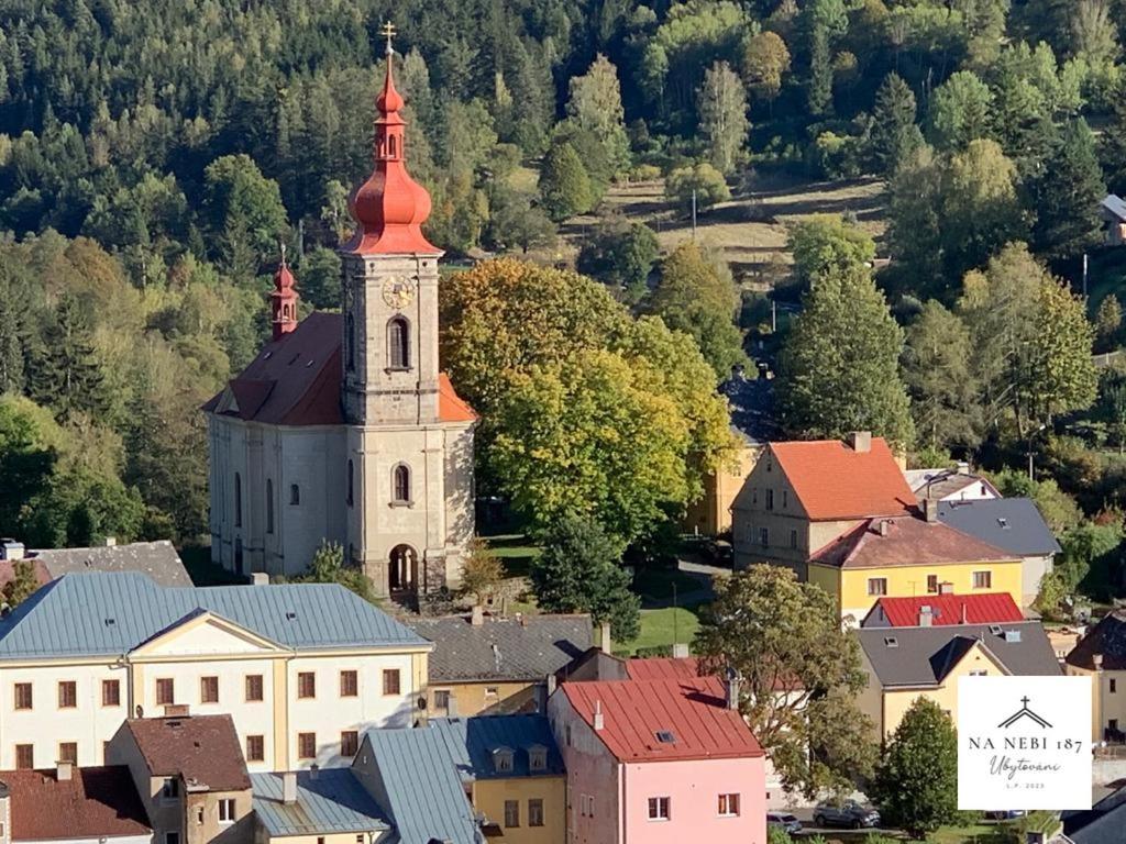 Aparthotel Na Nebi 187 à Bečov nad Teplou Extérieur photo